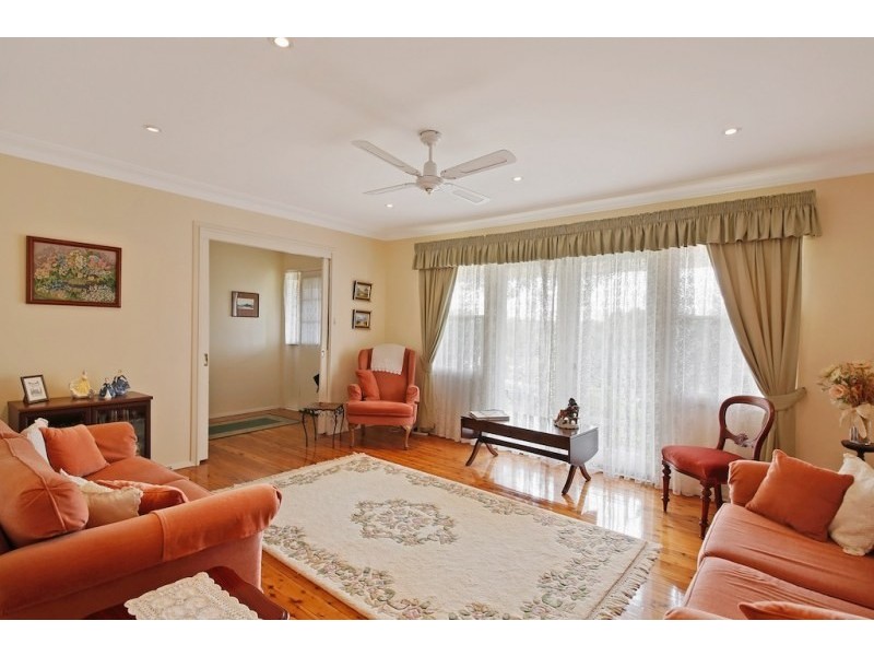 1 Paul Close, Camden NSW 2570