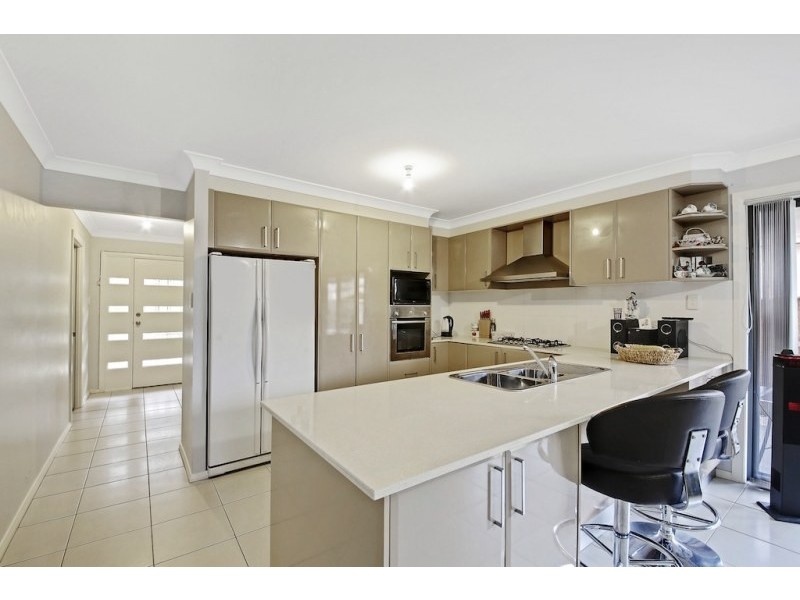 40 Hampshire Boulevard, Spring Farm NSW 2570