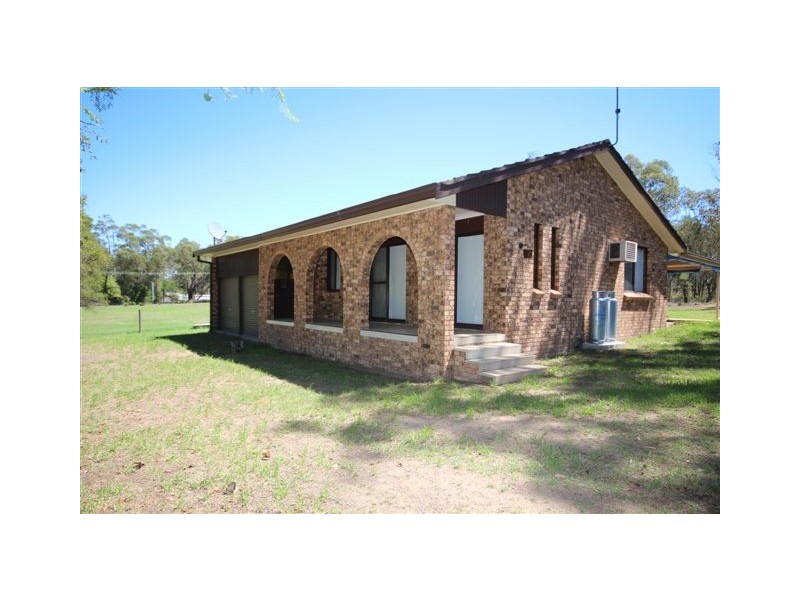 195 Thirlmere Way, Thirlmere NSW 2572