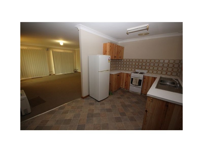 195 Thirlmere Way, Thirlmere NSW 2572