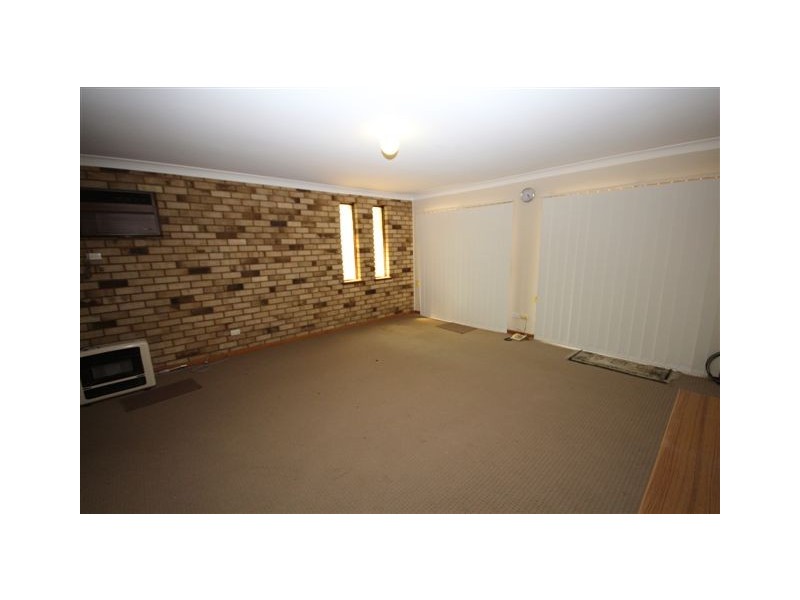 195 Thirlmere Way, Thirlmere NSW 2572