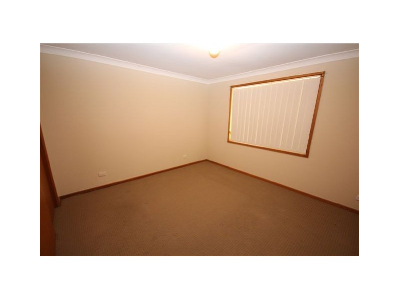 195 Thirlmere Way, Thirlmere NSW 2572