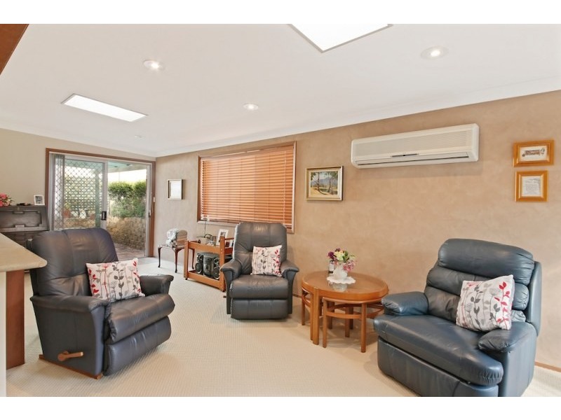 1 Paul Close, Camden South NSW 2570