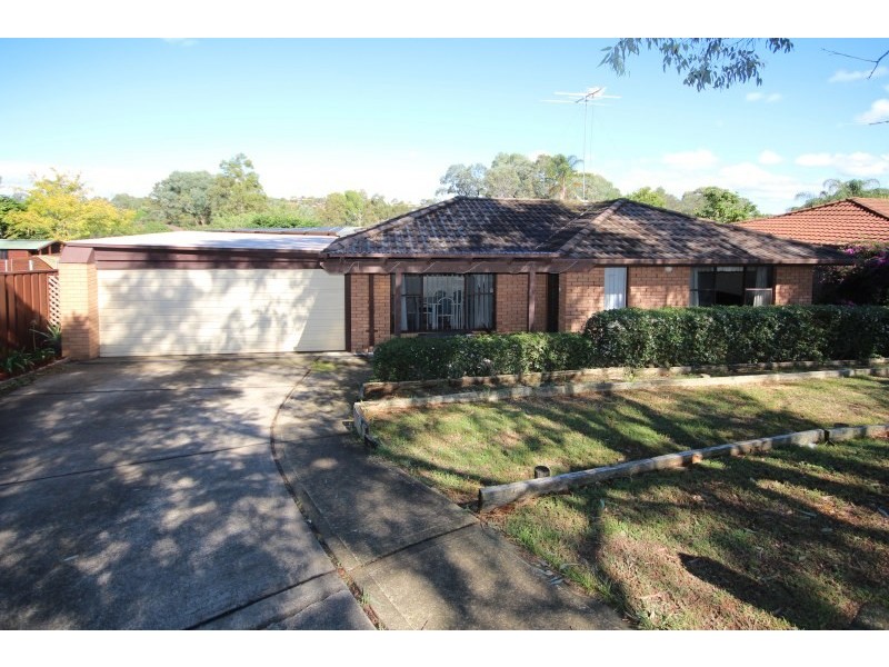 16 Nott Place, Mount Annan NSW 2567