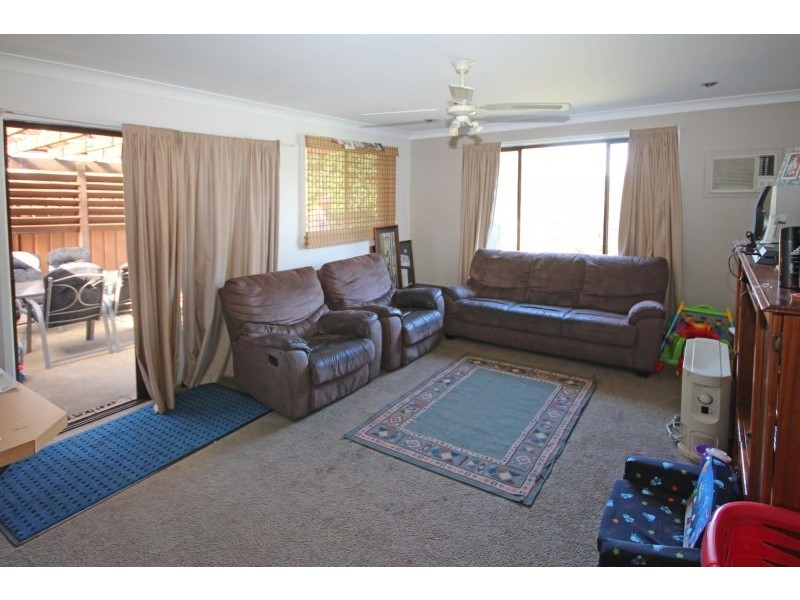 16 Nott Place, Mount Annan NSW 2567