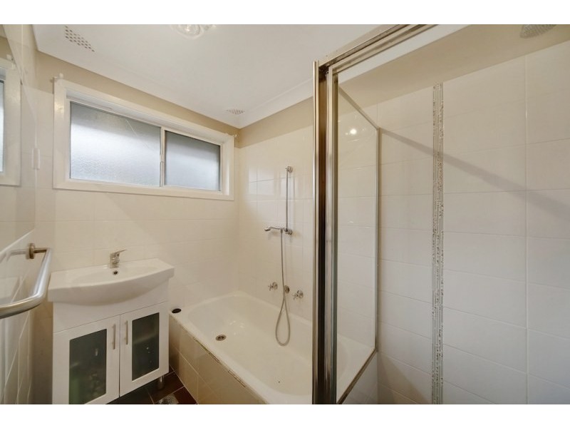 4 Greenaway Avenue, Camden South NSW 2570