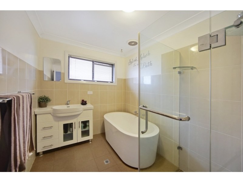 30 Serpentine Place, Eagle Vale NSW 2558