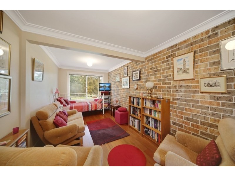 11 Sickles Drive, Grasmere NSW 2570