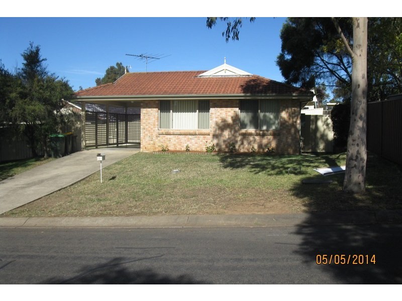 4 Rigelsford Street, Mount Annan NSW 2567