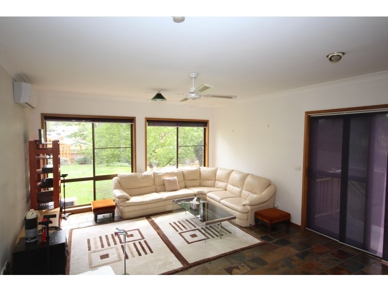 9  English Avenue, Camden South NSW 2570