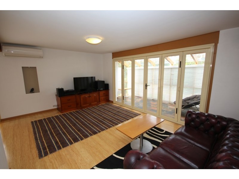 9  English Avenue, Camden South NSW 2570