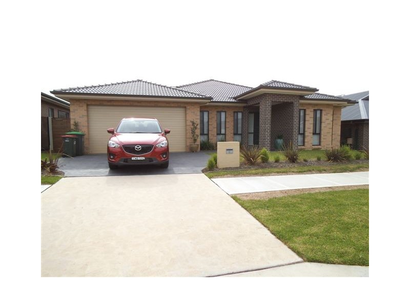 8 Carter Street, Oran Park NSW 2570