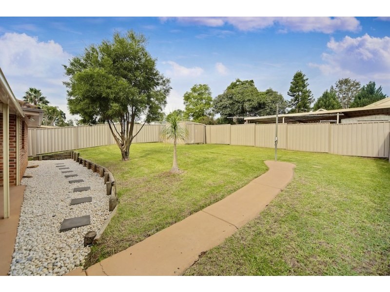 275 Welling Drive, Mount Annan NSW 2567