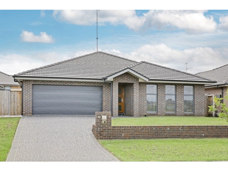 16 Liz Kernohan Drive, Elderslie NSW 2570