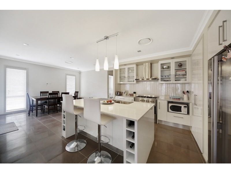 16 Liz Kernohan Drive, Elderslie NSW 2570