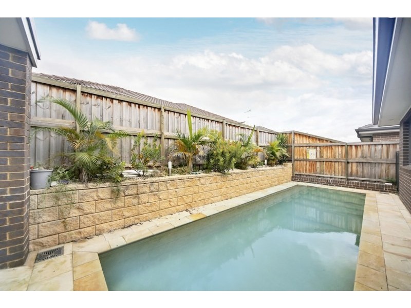 16 Liz Kernohan Drive, Elderslie NSW 2570