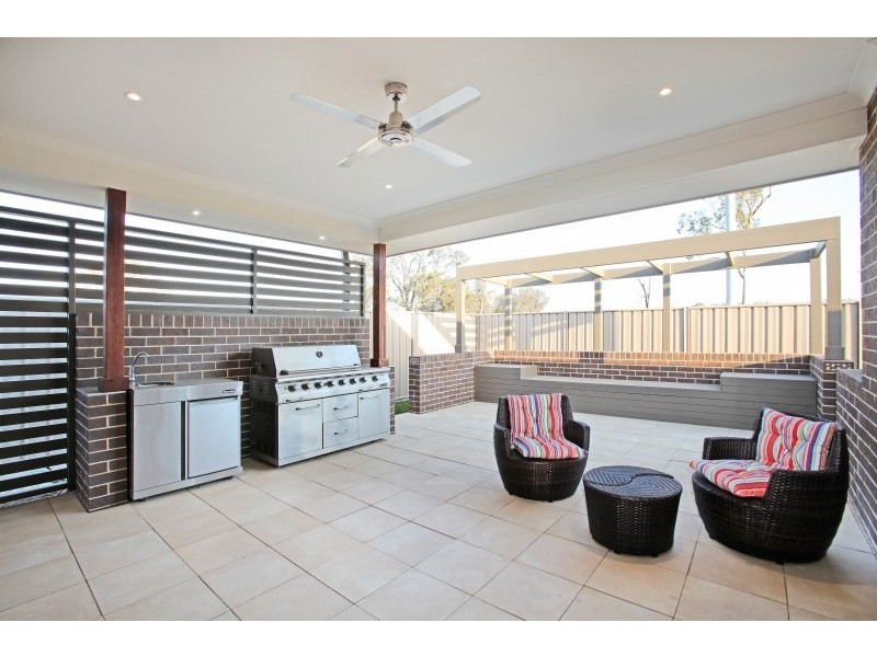 6 Healy Avenue, Gregory Hills NSW 2557