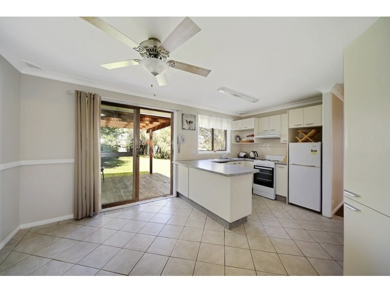 29 Russell Street, The Oaks NSW 2570