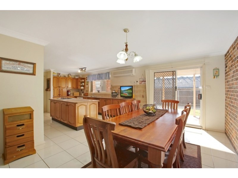 8 Suffolk Place, Elderslie NSW 2570