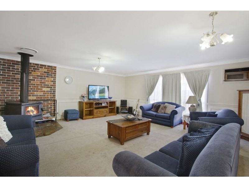 8 Suffolk Place, Elderslie NSW 2570