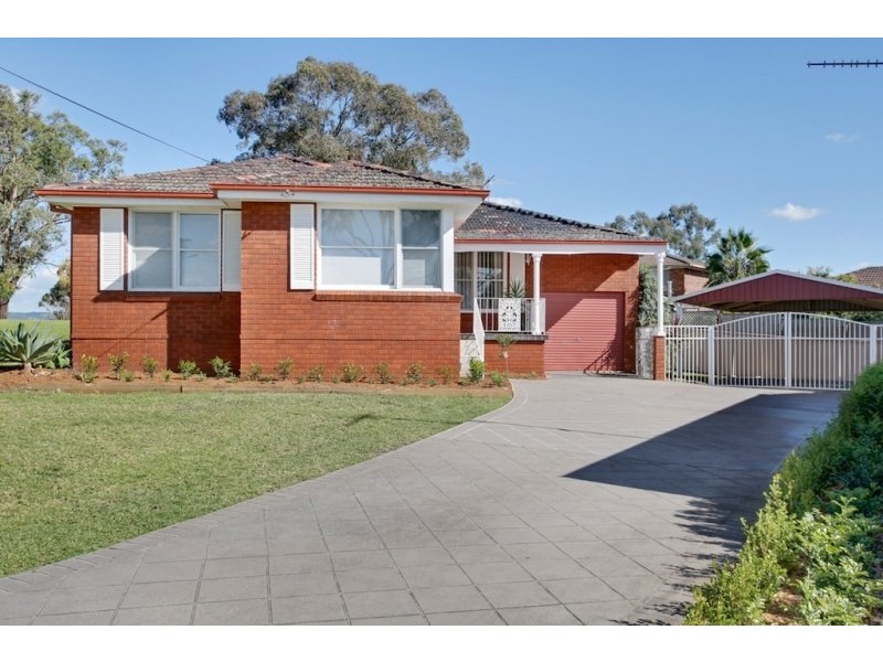 13 Banks Place, Camden South NSW 2570