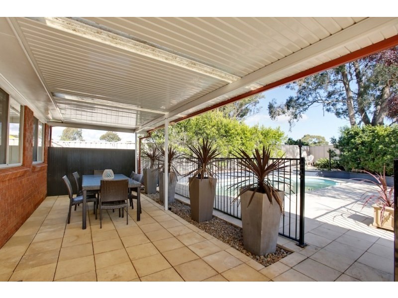 13 Banks Place, Camden South NSW 2570