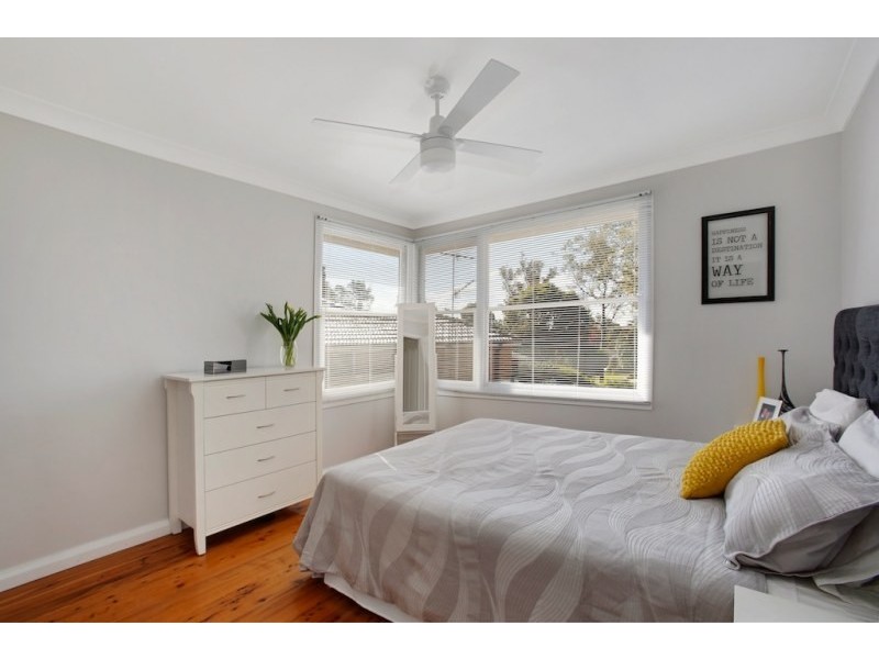 13 Banks Place, Camden South NSW 2570