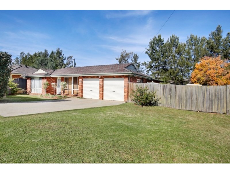 34 Edward Street, The Oaks NSW 2570