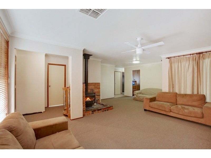 34 Edward Street, The Oaks NSW 2570