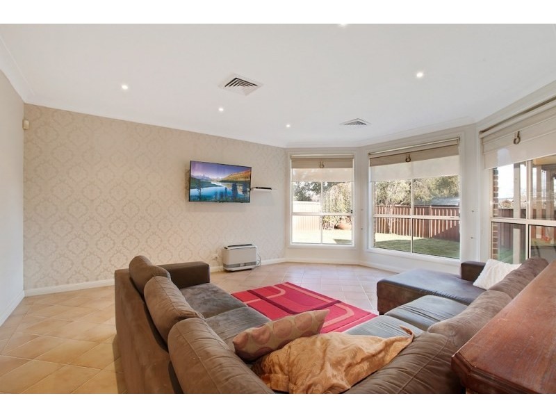 17 West Place, Camden South NSW 2570