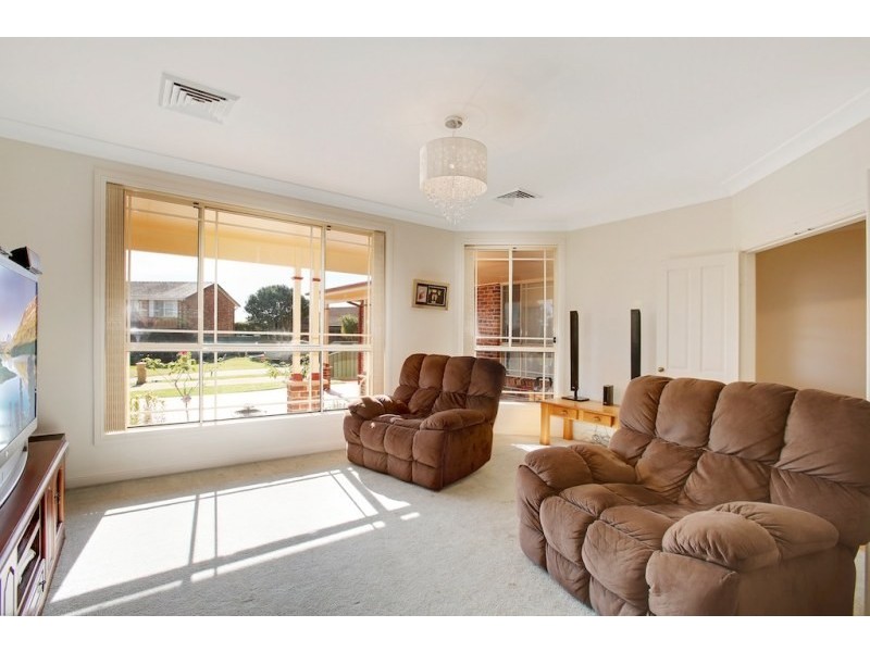 17 West Place, Camden South NSW 2570