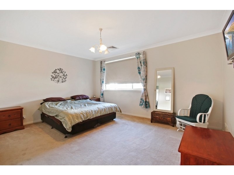 17 West Place, Camden South NSW 2570