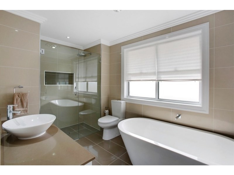 4 Kate Terrace, Harrington Park NSW 2567