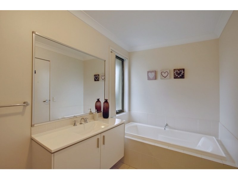25 Minorca Circuit, Spring Farm NSW 2570