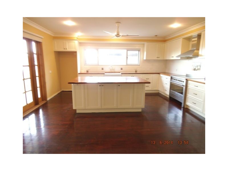 8 King Road, Camden South NSW 2570