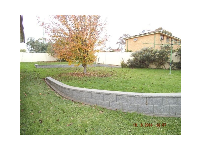 8 King Road, Camden South NSW 2570