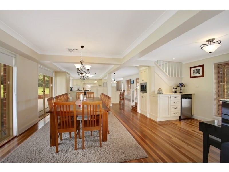 6 Willoughby Circuit, Grasmere NSW 2570