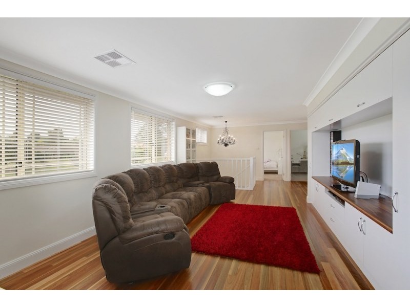 6 Willoughby Circuit, Grasmere NSW 2570