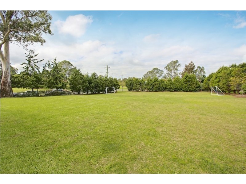 6 Willoughby Circuit, Grasmere NSW 2570