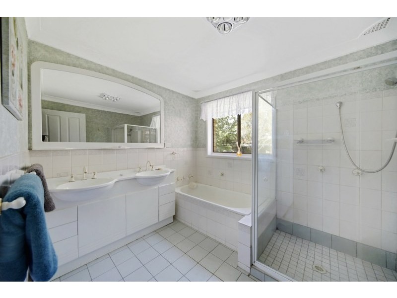 29  Russell Street, The Oaks NSW 2570