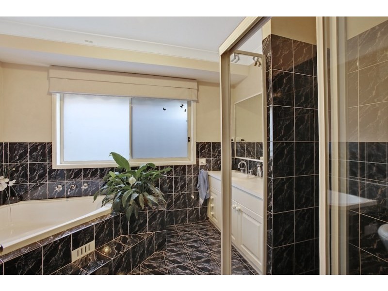 6 Garling Street, Currans Hill NSW 2567