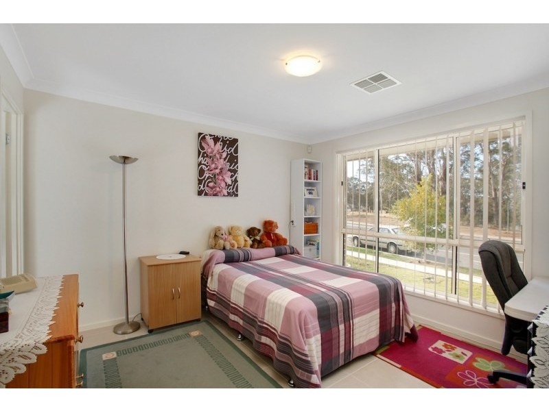 34 Hampshire Boulevard, Spring Farm NSW 2570