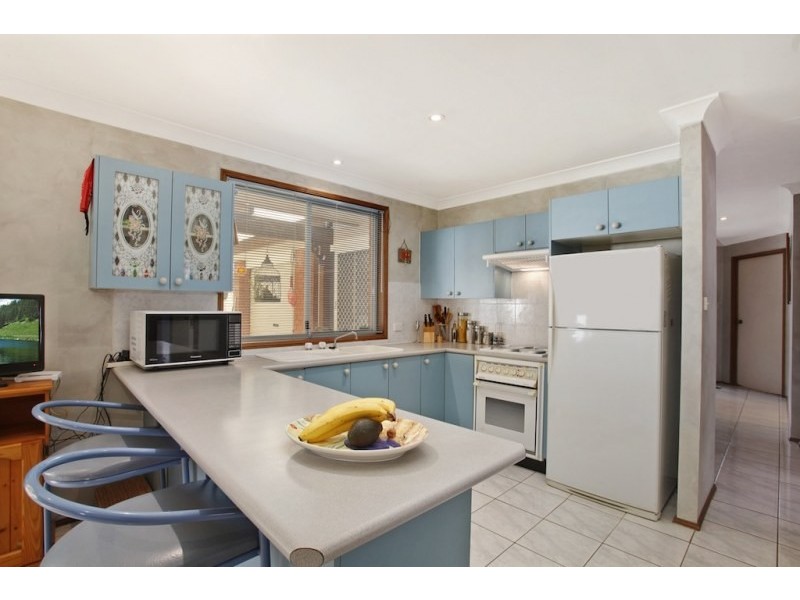 6 Watkins Crescent, Currans Hill NSW 2567