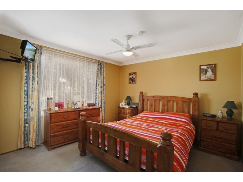 6 Watkins Crescent, Currans Hill NSW 2567