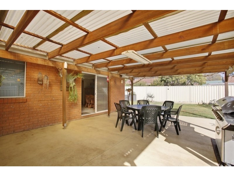 6 Watkins Crescent, Currans Hill NSW 2567