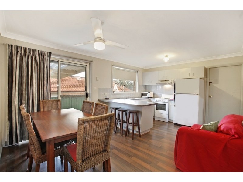 1/4 Packenham Place, Mount Annan NSW 2567