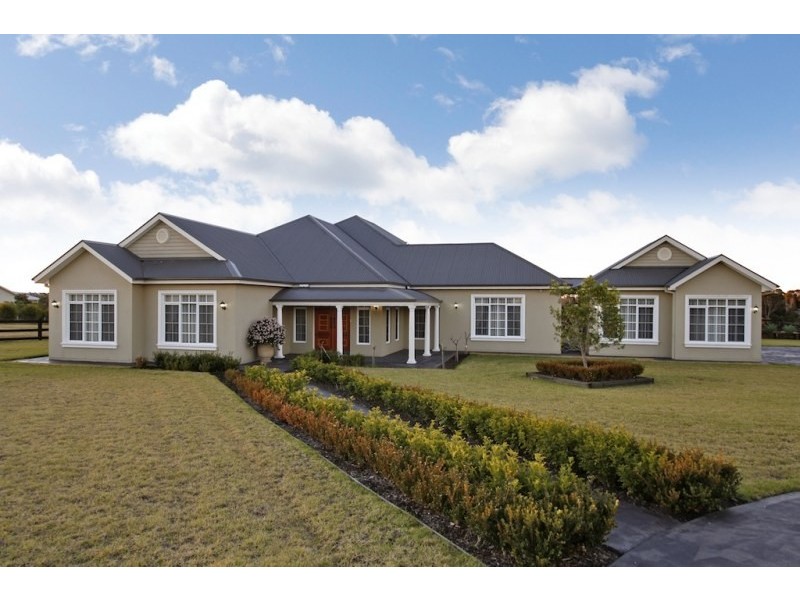 2 Crawford Creek Place, Razorback NSW 2571