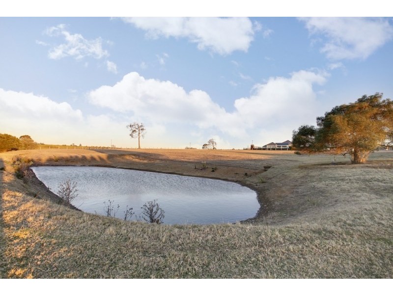 2 Crawford Creek Place, Razorback NSW 2571