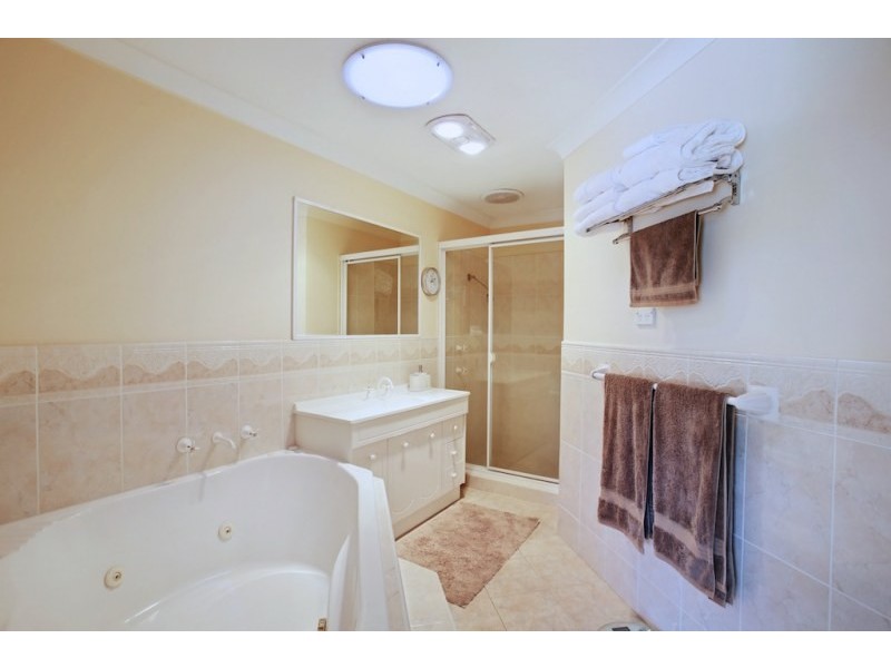 10 Tea Tree Place, Mount Annan NSW 2567
