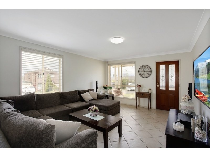 4 Buna Close, Mount Annan NSW 2567